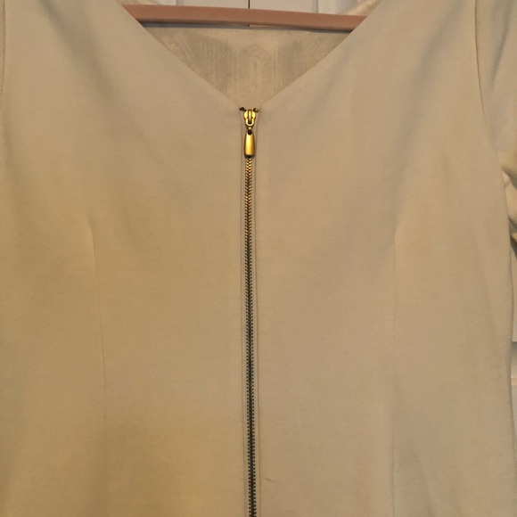 Laundry white dress with tribal design - Picture 4 of 7